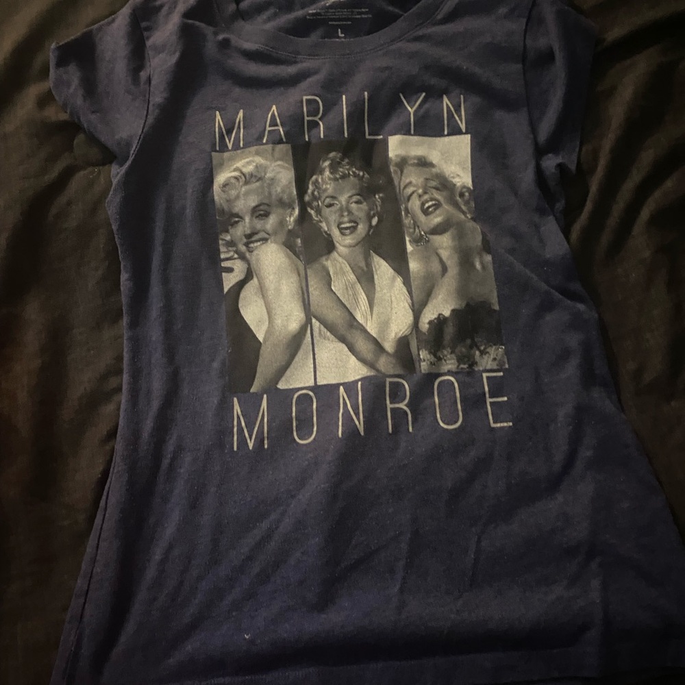 Just casual Marilyn Monroe shirt